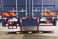 上汽红岩 杰豹 280马力 4X2 9.8米厢式载货车(CQ5186XXYAMDG701)