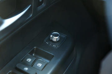 ���� �翥7 2019�� ��Ӣ�� 2.0T���� 170���� ����С˫Ƥ��ͼƬ