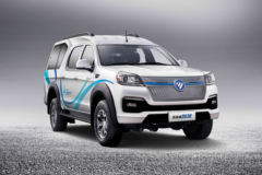 福田 拓陆者智蓝 3T 两驱 纯电动双排厢式皮卡67.89kWh