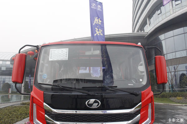 黄金动力+轿车内饰置换返1万,上汽轻卡跃进蓝牌高端轻卡来袭！