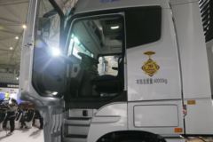 福田 欧曼EST 560马力 6X4 AMT自动挡牵引车(国六)(BJ4259Y6DHL-01)