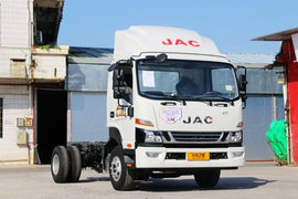 骏铃V8&nbsp;冷藏车外观图片