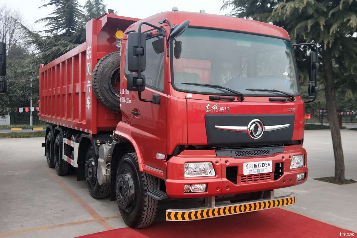 东风新疆 拓行D3V 270马力 8X4 5.6米自卸车