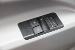 中国重汽HOWO 悍将 经典款 116马力 3.3米排半栏板轻卡(ZZ1047C2813E145)