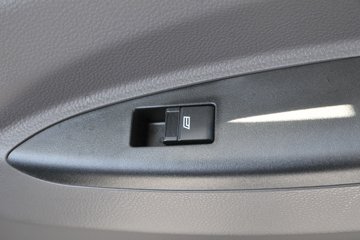 ��� ��VH 130���� 4X2 4.21��ƽ�����䳵ͼƬ