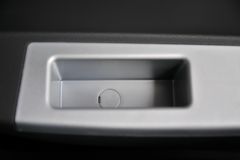 东风 多利卡D6-L 锐能版 130马力 3.8米排半栏板轻卡(EQ1041L8BDB)