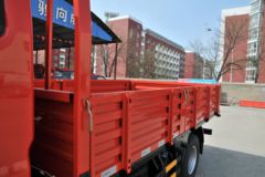 东风 多利卡D6-L 锐能版 130马力 3.8米排半栏板轻卡(EQ1041L8BDB)