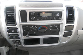 江铃底盘&nbsp;扫路车驾驶室图片