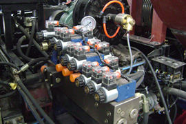 东风商用车底盘&nbsp;扫路车底盘图片