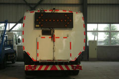东风商用车 天锦 180马力 4X2 扫路车(炎帝牌)(SZD5162TXS)