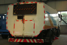 东风商用车底盘&nbsp;扫路车外观图片