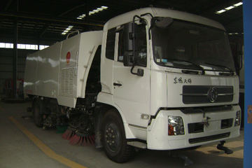 东风商用车 天锦 180马力 4X2 扫路车(炎帝牌)(SZD5162TXS)