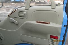 小解放498 109马力 3.8米排半厢式轻卡