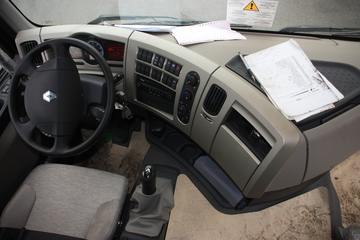 雷诺Premium&nbsp;牵引车驾驶室                                               图片