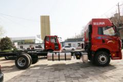 青岛解放 龙VH 运满满定义车 240马力 4X2 6.65米厢式载货车(CA5189CCYPK2L2E5A80)