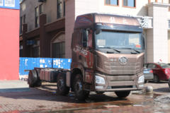 青岛解放 JH6重卡 290马力 6X2 9.5米仓栅式载货车(CA5250CCYP26K1L7T3E5A80)