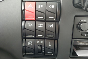 һ����� ��J6P�ؿ� �ʻݰ� 2020�� 420���� 6X4 AMT�Զ���ǣ����(CA4250P66K24T1A1E5)ͼƬ