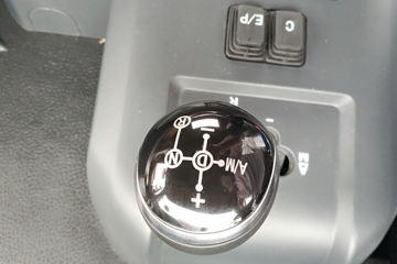 һ����� ��J6P�ؿ� �ʻݰ� 2020�� 420���� 6X4 AMT�Զ���ǣ����(CA4250P66K24T1A1E5)ͼƬ