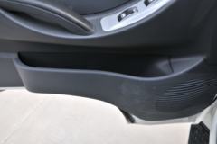 凯马 锐航X1 1.5L 113马力 汽油 2.92米双排仓栅式小卡(国六)(KMC5031CCYQ318S6)