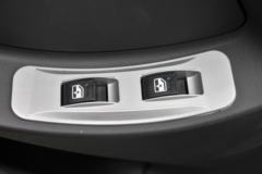 凯马 锐航X1 1.5L 113马力 汽油 2.92米双排仓栅式小卡(国六)(KMC5031CCYQ318S6)