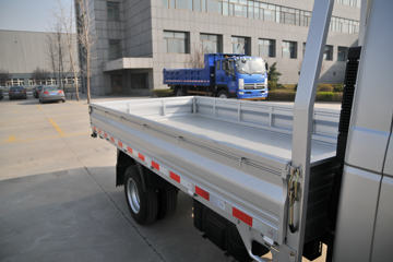 ���� ��� 1.6L 122���� 3.3�׵�������΢��(����)ͼƬ