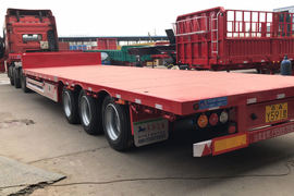 低平板半挂车&nbsp;低平板半挂车外观图片
