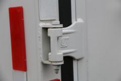 东风商用车 天锦KR 230马力 4X2 9.75米厢式载货车(国六)(高顶)(DFH5180XXYE8)