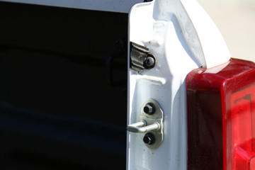 ���� ��9 2019�� ������ 2.0T���� 220���� 8���Զ� ���� ˫��SUV������Ƥ��ͼƬ