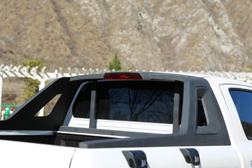 ���� ��9 2019�� ������ 2.0T���� 220���� 8���Զ� ���� ˫��SUV������Ƥ��ͼƬ