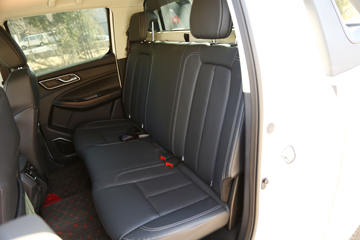 ���� ��9 2019�� ������ 2.0T���� 220���� 8���Զ� ���� ˫��SUV������Ƥ��ͼƬ