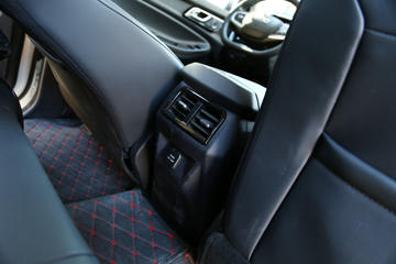 ���� ��9 2019�� ������ 2.0T���� 220���� 8���Զ� ���� ˫��SUV������Ƥ��ͼƬ