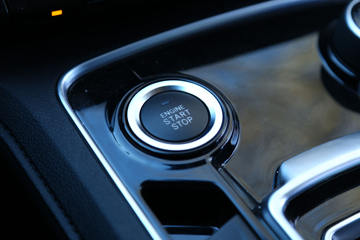 ���� ��9 2019�� ������ 2.0T���� 220���� 8���Զ� ���� ˫��SUV������Ƥ��ͼƬ