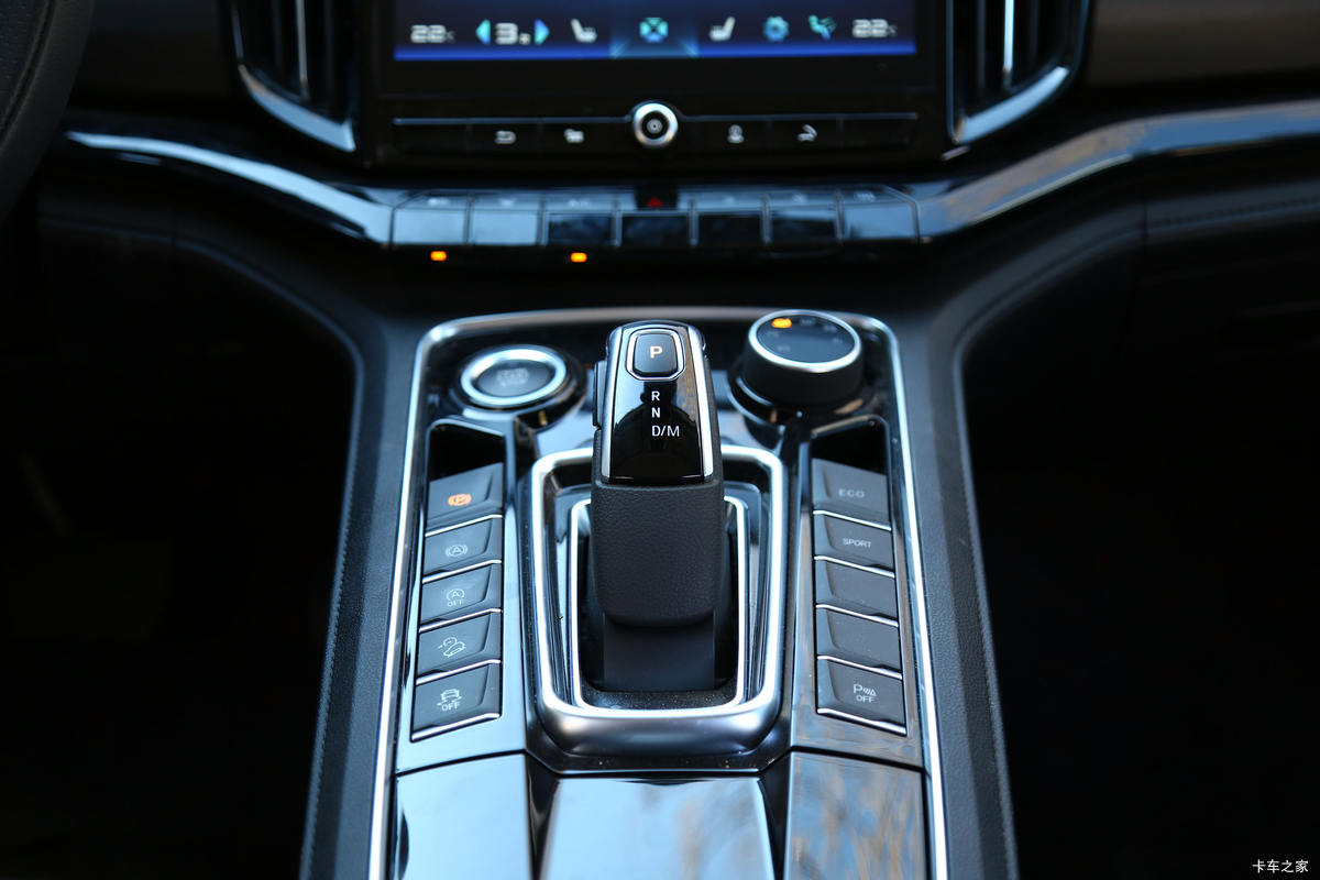 ���� ��9 2019�� ������ 2.0T���� 220���� 8���Զ� ���� ˫��SUV������Ƥ����ʻ��                                               