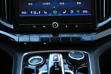 ���� ��9 2019�� ������ 2.0T���� 220���� 8���Զ� ���� ˫��SUV������Ƥ��ͼƬ