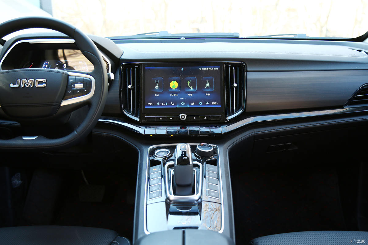 ���� ��9 2019�� ������ 2.0T���� 220���� 8���Զ� ���� ˫��SUV������Ƥ����ʻ��                                               