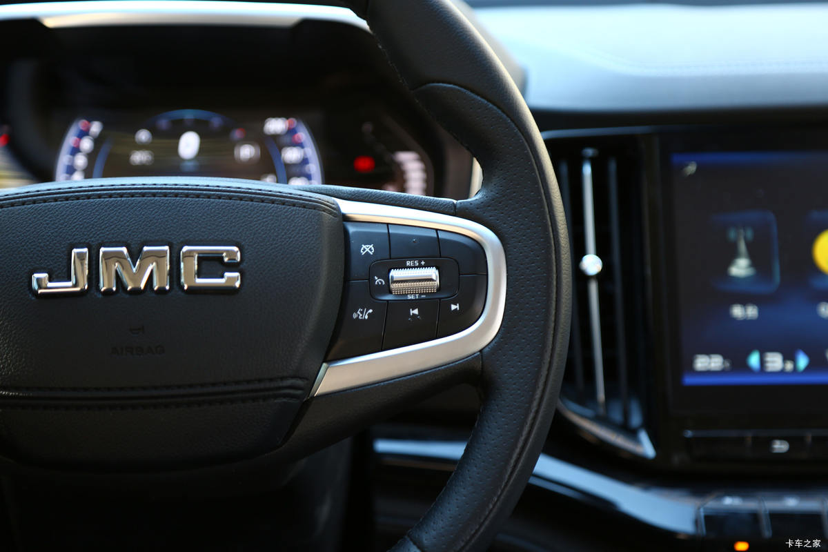 ���� ��9 2019�� ������ 2.0T���� 220���� 8���Զ� ���� ˫��SUV������Ƥ����ʻ��                                               