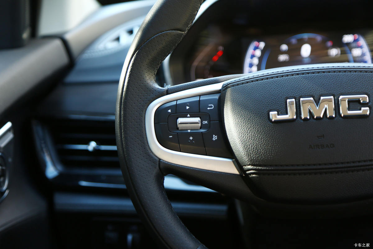 ���� ��9 2019�� ������ 2.0T���� 220���� 8���Զ� ���� ˫��SUV������Ƥ����ʻ��                                               