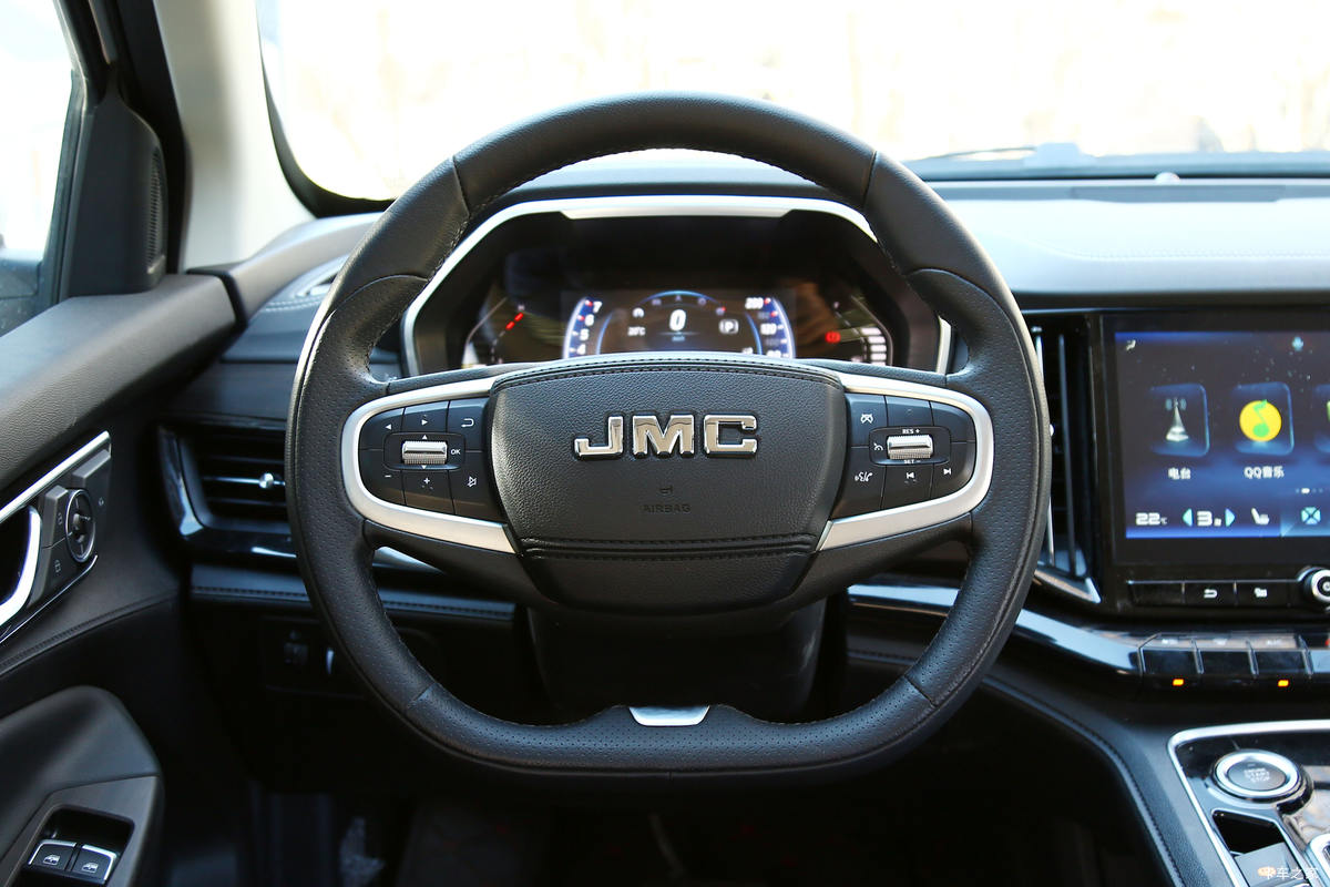 ���� ��9 2019�� ������ 2.0T���� 220���� 8���Զ� ���� ˫��SUV������Ƥ����ʻ��                                               