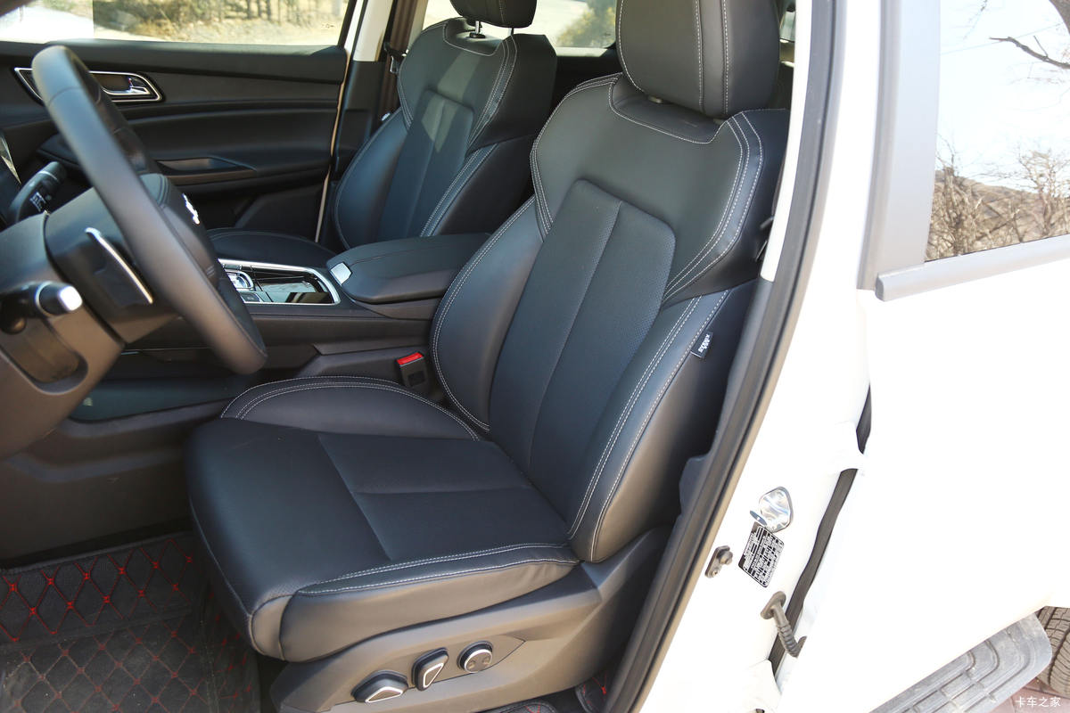 ���� ��9 2019�� ������ 2.0T���� 220���� 8���Զ� ���� ˫��SUV������Ƥ����ʻ��                                               