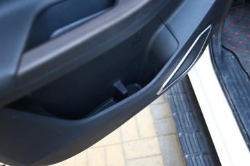 ���� ��9 2019�� ������ 2.0T���� 220���� 8���Զ� ���� ˫��SUV������Ƥ��ͼƬ