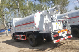 东风新疆底盘&nbsp;洒水车/喷洒车外观图片