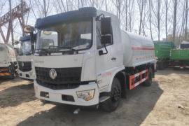 东风新疆底盘&nbsp;洒水车/喷洒车外观图片