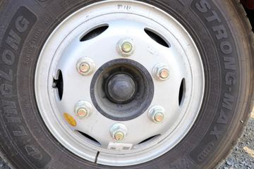 ���� ����HM3 130���� 4X2 4.16����ж��(����)(KMC3042HA330DP6)ͼƬ