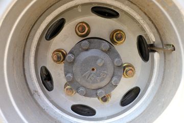 ���� ����HM3 130���� 4X2 4.16����ж��(����)(KMC3042HA330DP6)ͼƬ