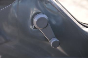 ���� ʱ����� 95���� 4X2 3����ж��(BJ3046D9JBA-FA)ͼƬ