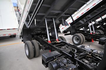 �������� С��� 88���� 4X2 3.6����ж��(BJ3040D8JBA-AA)ͼƬ