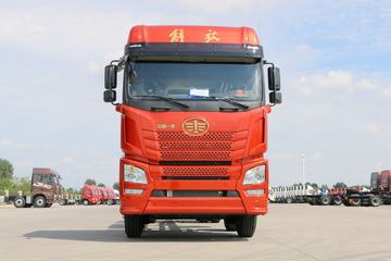 青岛解放 JH6 375马力 8X4 散装饲料运输车(冰凌方牌)(QYK5310ZSL5)