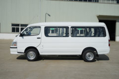 南京金龙 开沃D10 2020款 3.5T 10座 5.2米中顶纯电动客车50.23kWh