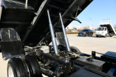 凯马 锐航EV 3.5T 3.83米单排纯电动自卸车(KMC3033BEVB318X1)(车宽1.84米)58.91kWh