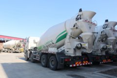 一汽解放 J6L 轻量化版 320马力 8X4 7.3方混凝土搅拌车(凌宇牌)(CLY5315GJB29E5)